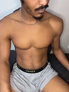 TRILLAHUNG online show from December 4, 2:15 pm