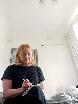 Snapshot of LiluLiluLilu chatting on September 15, 6:57 am LiluLiluLilu online show from September 15, 6:57 am