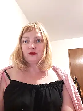 Snapshot of LiluLiluLilu chatting on November 3, 6:20 pm LiluLiluLilu online show from November 3, 6:20 pm