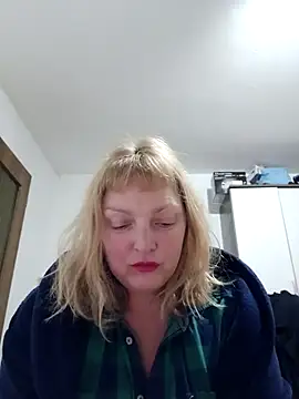 Snapshot of LiluLiluLilu chatting on December 22, 7:22 pm LiluLiluLilu online show from December 22, 7:22 pm