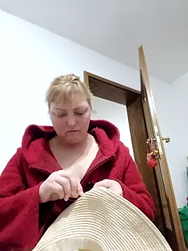 LiluLiluLilu online show from March 22, 8:12 pm