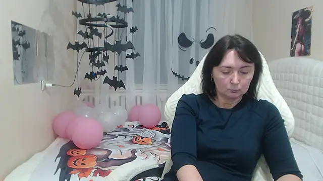 VivianGuchih online show from October 25, 7:16 am