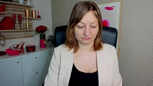 angelaSamt online show from April 15, 5:25 am