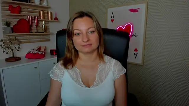 Snapshot of angelaSamt chatting on June 24, 5:28 am angelaSamt online show from June 24, 5:28 am