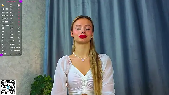 NaughtySeraphine online show from March 3, 5:02 am