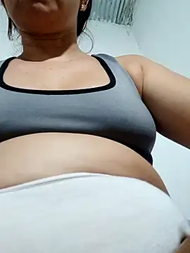 Snapshot of Amanda39 chatting on October 3, 8:28 pm Amanda39 online show from October 3, 8:28 pm