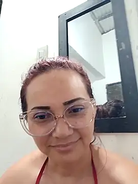 Snapshot of Amanda39 chatting on October 6, 1:30 pm Amanda39 online show from October 6, 1:30 pm