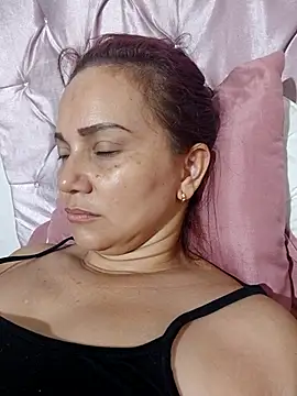 Snapshot of Amanda39 chatting on October 13, 1:11 pm Amanda39 online show from October 13, 1:11 pm