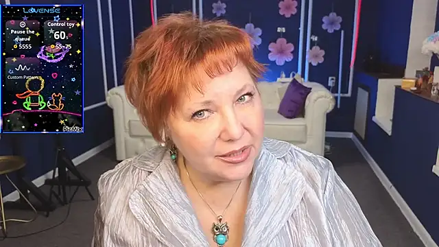 Kira Kenett online show from October 12, 5:17 am