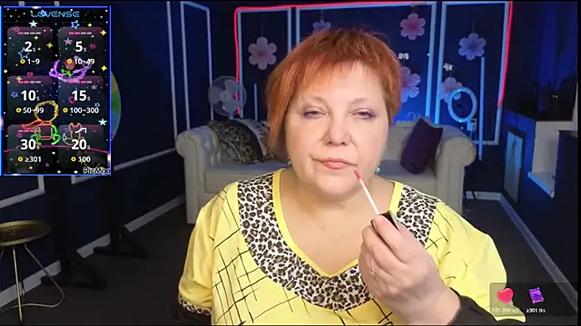 Kira Kenett online show from October 18, 9:43 am