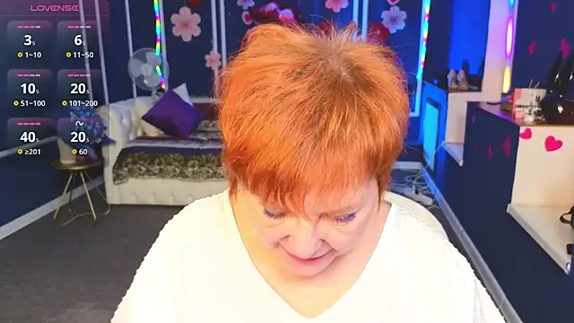 Snapshot of Kira_Kenett chatting on February 9, 7:07 pm Kira Kenett online show from February 9, 7:07 pm