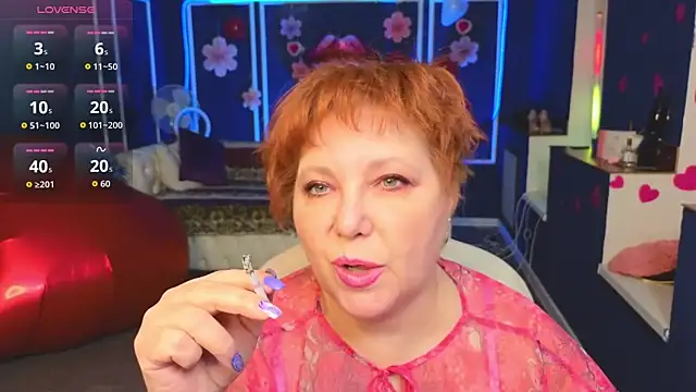 Snapshot of Kira_Kenett chatting on February 12, 6:52 am Kira Kenett online show from February 12, 6:52 am