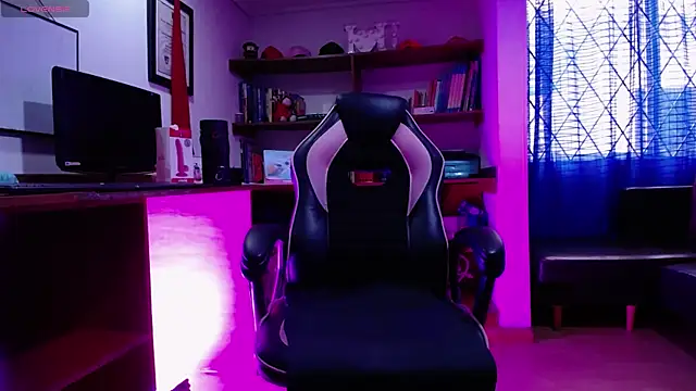 GretaVoss  online show from October 28, 7:05 pm