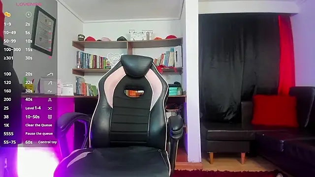 Snapshot of GretaVoss_ chatting on February 9, 7:51 pm GretaVoss online show from February 9, 7:51 pm