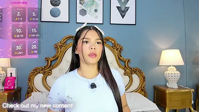 HatsaJones online show from February 18, 4:08 am