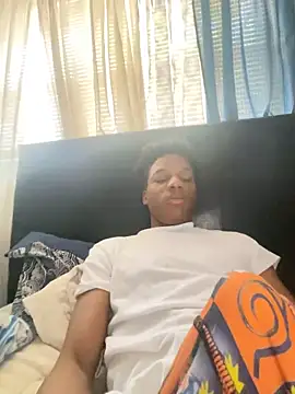 Snapshot of dmmeformerch chatting on February 25, 3:21 pm dmmeformerch online show from February 25, 3:21 pm