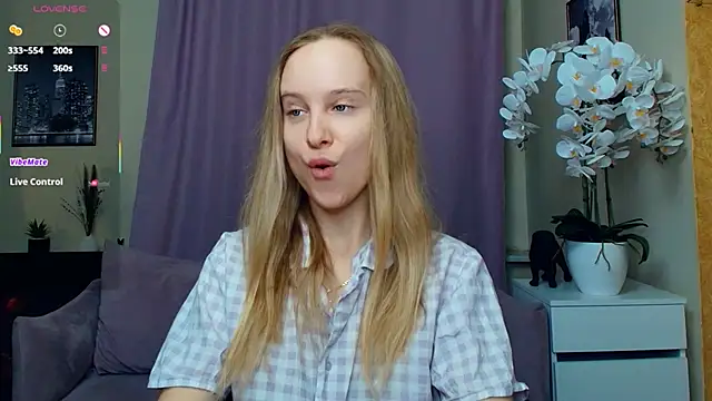 SoonMoor online show from April 1, 6:49 pm