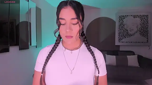 SussyBellX online show from November 4, 7:35 pm