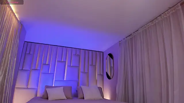 Snapshot of LucyWeiss_ chatting on October 14, 8:09 pm LucyWeiss online show from October 14, 8:09 pm