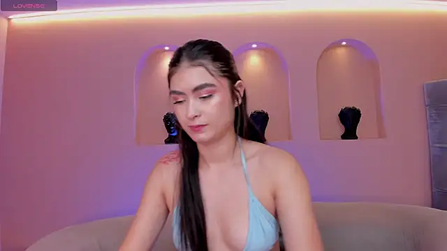 Snapshot of LucyWeiss_ chatting on October 16, 8:10 pm LucyWeiss online show from October 16, 8:10 pm