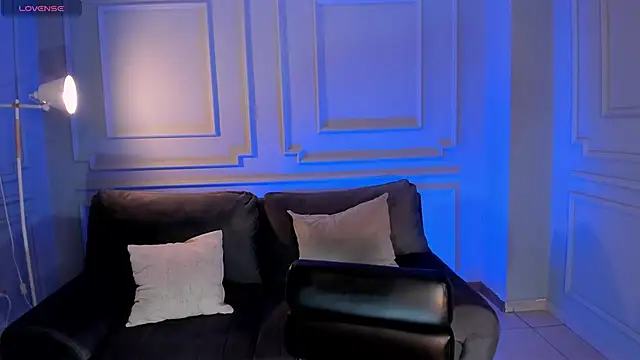 Snapshot of LucyWeiss_ chatting on November 7, 7:47 pm LucyWeiss online show from November 7, 7:47 pm