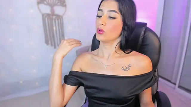 Ginni charlotte online show from May 31, 2:09 am