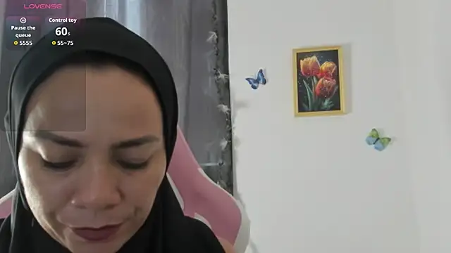 Snapshot of dalila_kemur chatting on October 3, 11:29 am dalila kemur online show from October 3, 11:29 am
