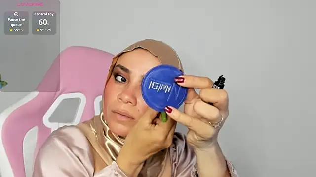 Snapshot of dalila_kemur chatting on October 6, 9:34 pm dalila kemur online show from October 6, 9:34 pm