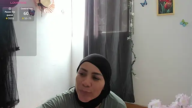 Snapshot of dalila_kemur chatting on November 21, 2:38 pm dalila kemur online show from November 21, 2:38 pm