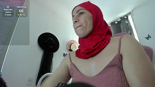 Snapshot of dalila_kemur chatting on December 1, 11:37 am dalila kemur online show from December 1, 11:37 am