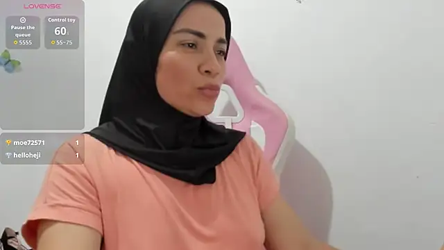 Snapshot of dalila_kemur chatting on December 3, 11:14 pm dalila kemur online show from December 3, 11:14 pm