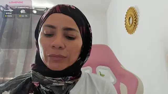 Snapshot of dalila_kemur chatting on December 4, 8:39 pm dalila kemur online show from December 4, 8:39 pm