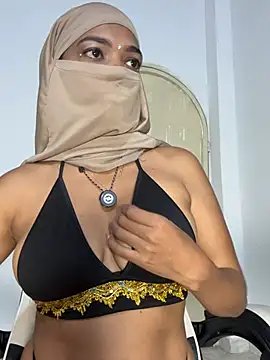 Snapshot of Yuli_arabic chatting on May 12, 7:00 pm Yuli arabic online show from May 12, 7:00 pm