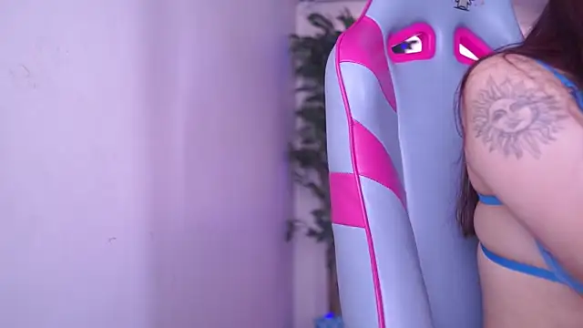 Rebecah 1 online show from April 13, 2:55 pm