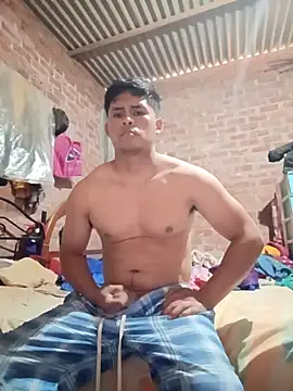 Snapshot of Gustavo1135e chatting on December 21, 11:12 pm Gustavo1135e online show from December 21, 11:12 pm