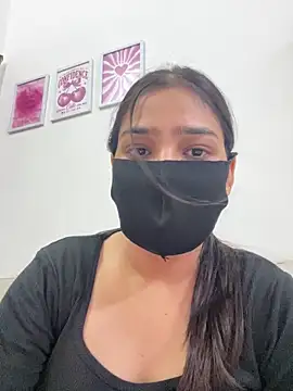 Snapshot of Sex_Queen_aaraya chatting on June 6, 12:32 pm Sex Queen aaraya online show from June 6, 12:32 pm