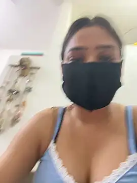 Snapshot of Sex_Queen_aaraya chatting on June 11, 6:33 am Sex Queen aaraya online show from June 11, 6:33 am
