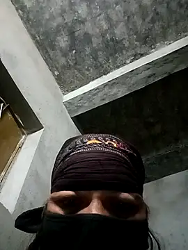 Snapshot of suhani_sharmj chatting on November 28, 10:01 pm suhani sharmj online show from November 28, 10:01 pm