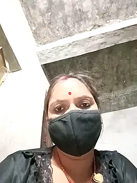 Snapshot of suhani_sharmj chatting on December 4, 11:02 pm suhani sharmj online show from December 4, 11:02 pm