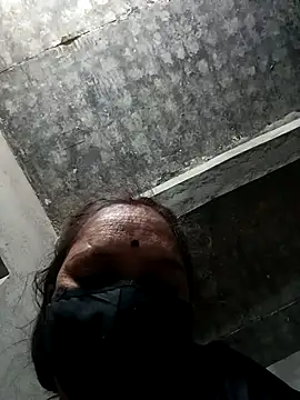 Snapshot of suhani_sharmj chatting on December 5, 3:41 pm suhani sharmj online show from December 5, 3:41 pm