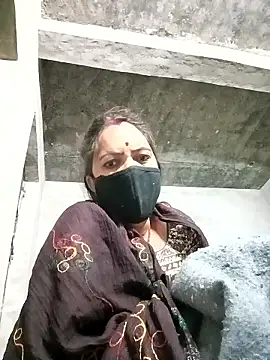 Snapshot of suhani_sharmj chatting on January 9, 9:38 pm suhani sharmj online show from January 9, 9:38 pm