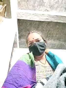 Snapshot of suhani_sharmj chatting on January 13, 9:31 pm suhani sharmj online show from January 13, 9:31 pm