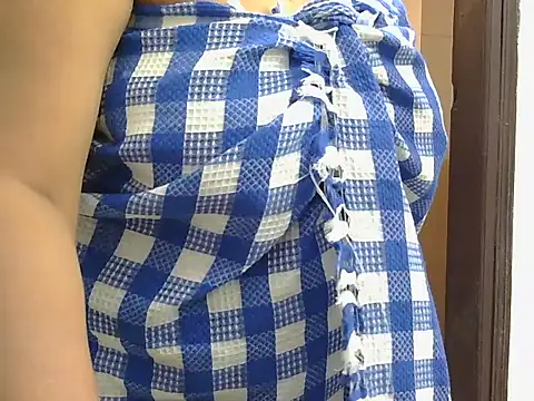 Snapshot of Cute_Girl51 chatting on September 10, 11:21 am Cute Girl51 online show from September 10, 11:21 am