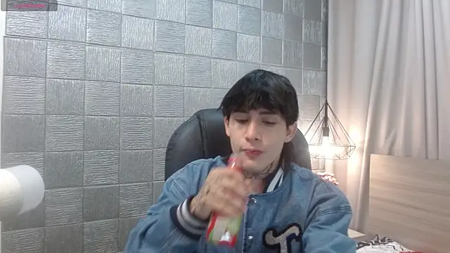 Iantwink18 online show from November 25, 9:59 pm