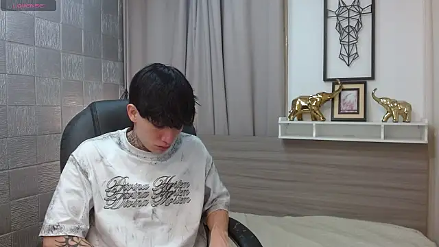 Iantwink18 online show from February 17, 12:29 am