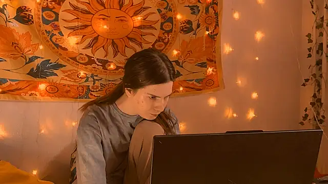 AliceCUNTach online show from February 15, 7:51 am