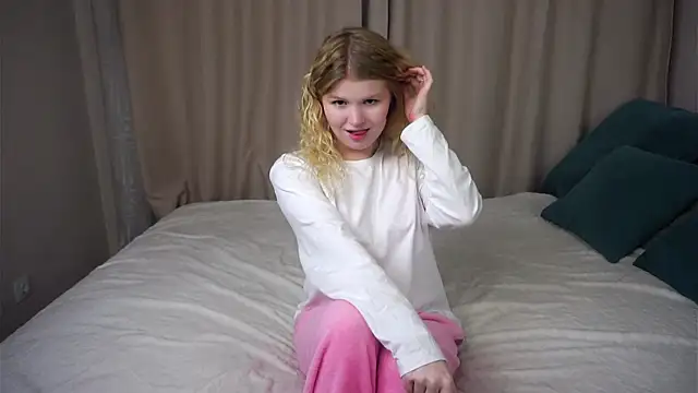 Snapshot of ShontaWasilko chatting on September 25, 8:12 pm ShontaWasilko online show from September 25, 8:12 pm