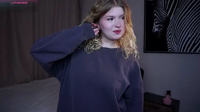 Snapshot of ShontaWasilko chatting on November 9, 5:33 pm ShontaWasilko online show from November 9, 5:33 pm