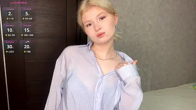 ShontaWasilko online show from April 7, 7:36 pm