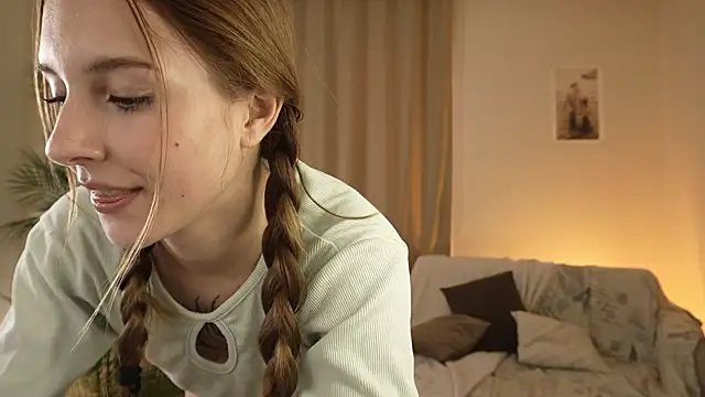 Snapshot of Vegas_V chatting on November 8, 1:44 pm Vegas V online show from November 8, 1:44 pm